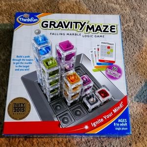 Gravity maze logic game